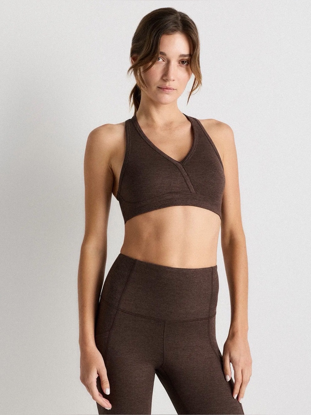 Quince Ultra Soft V-Neck Racerback Bra in Heather Espresso Size Large y965